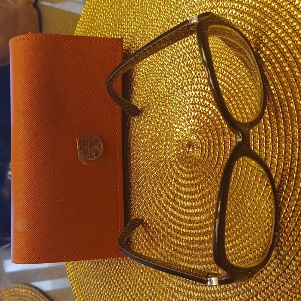 Women eyeglass